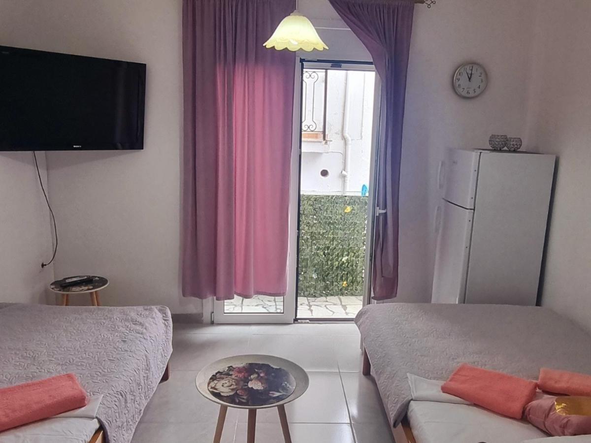 Angel Studio Apartment Скиатос Екстериор снимка