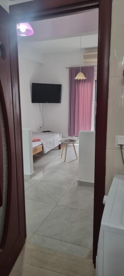 Angel Studio Apartment Скиатос Екстериор снимка